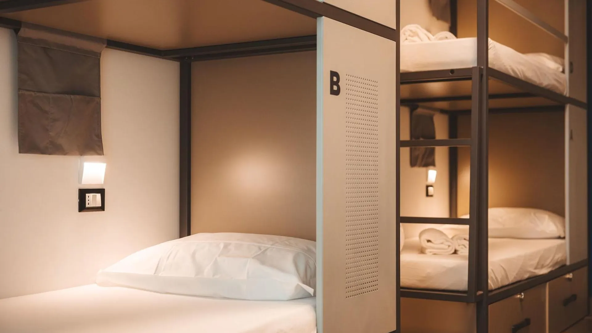 Lecco Hostel & Rooms
