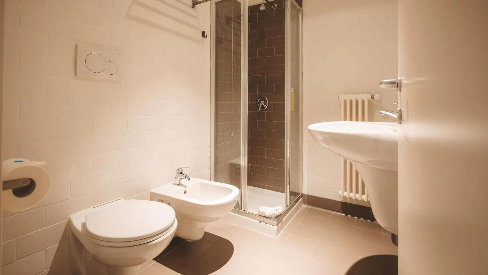 Lecco Hostel & Rooms