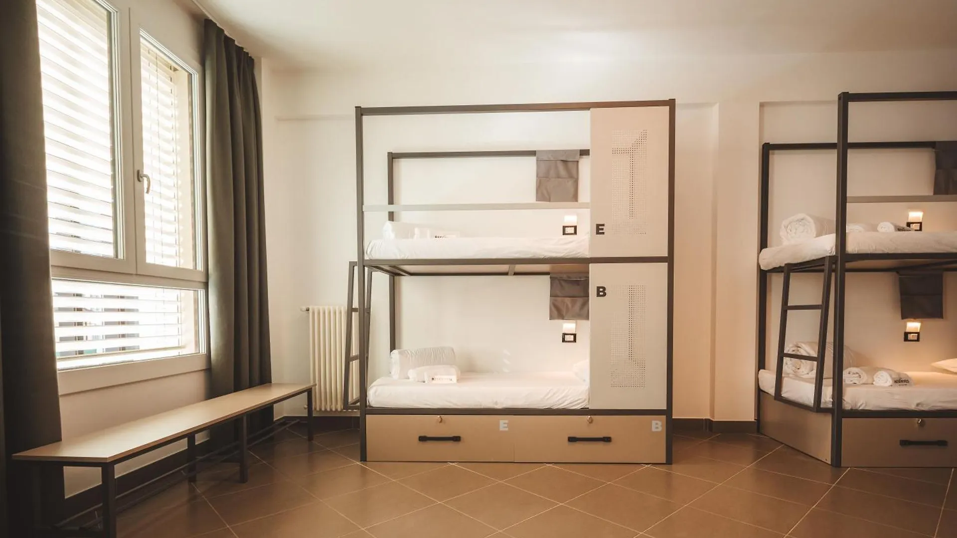 Lecco Hostel & Rooms