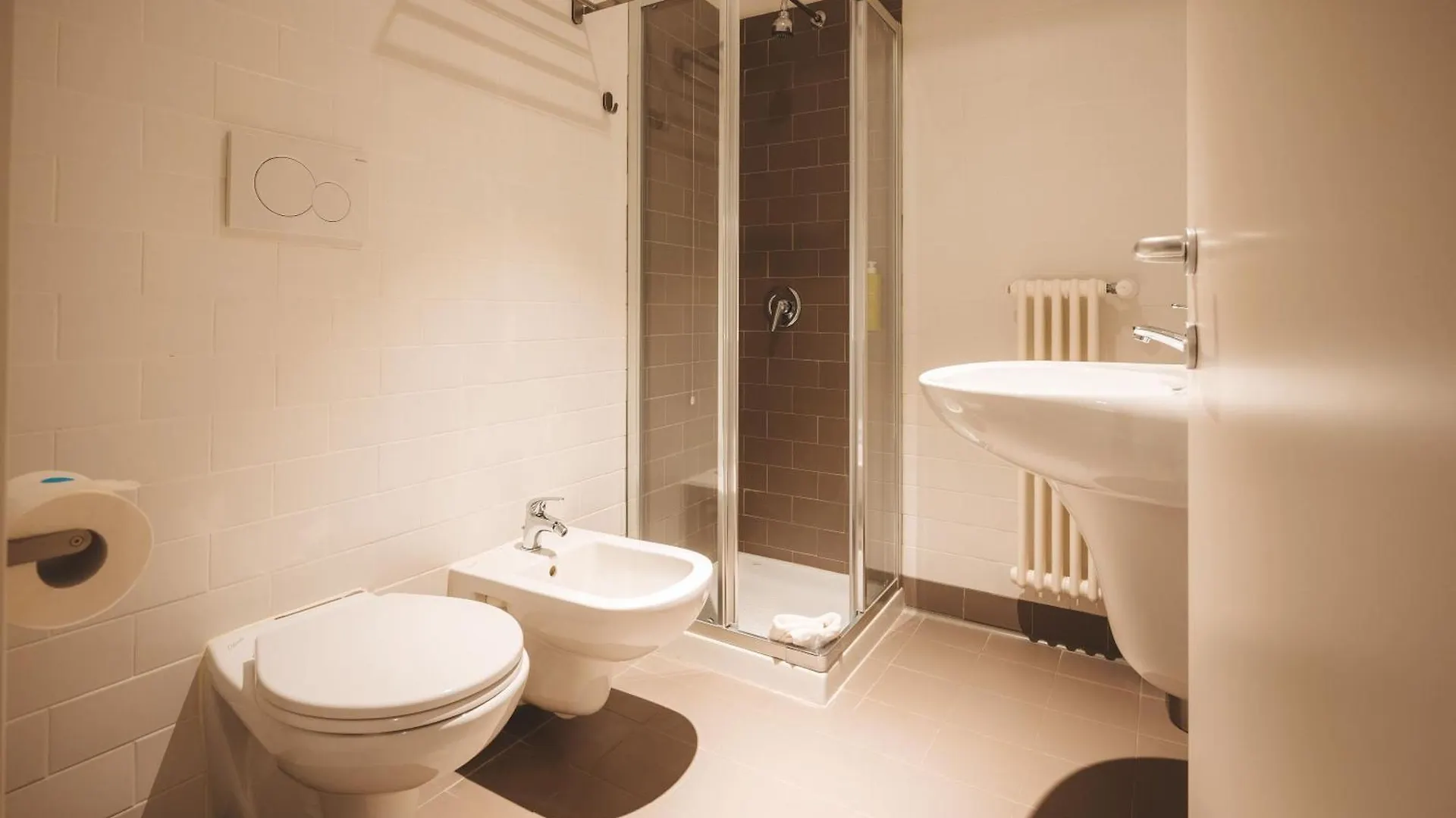 Lecco Hostel & Rooms
